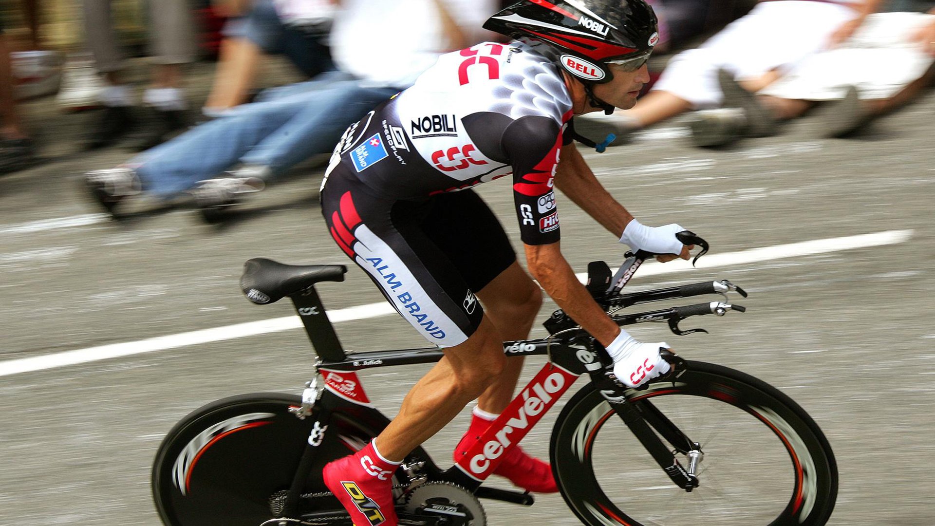 战术风格逐步过渡至“快、小、灵”