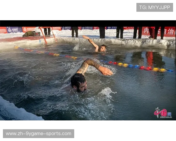 冬泳挑战赛选手跳水瞬间冻出白雾画面震撼